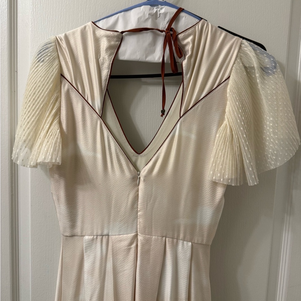 Chic Cream Maxi Dress with Vibrant Print - Picture 2 of 7